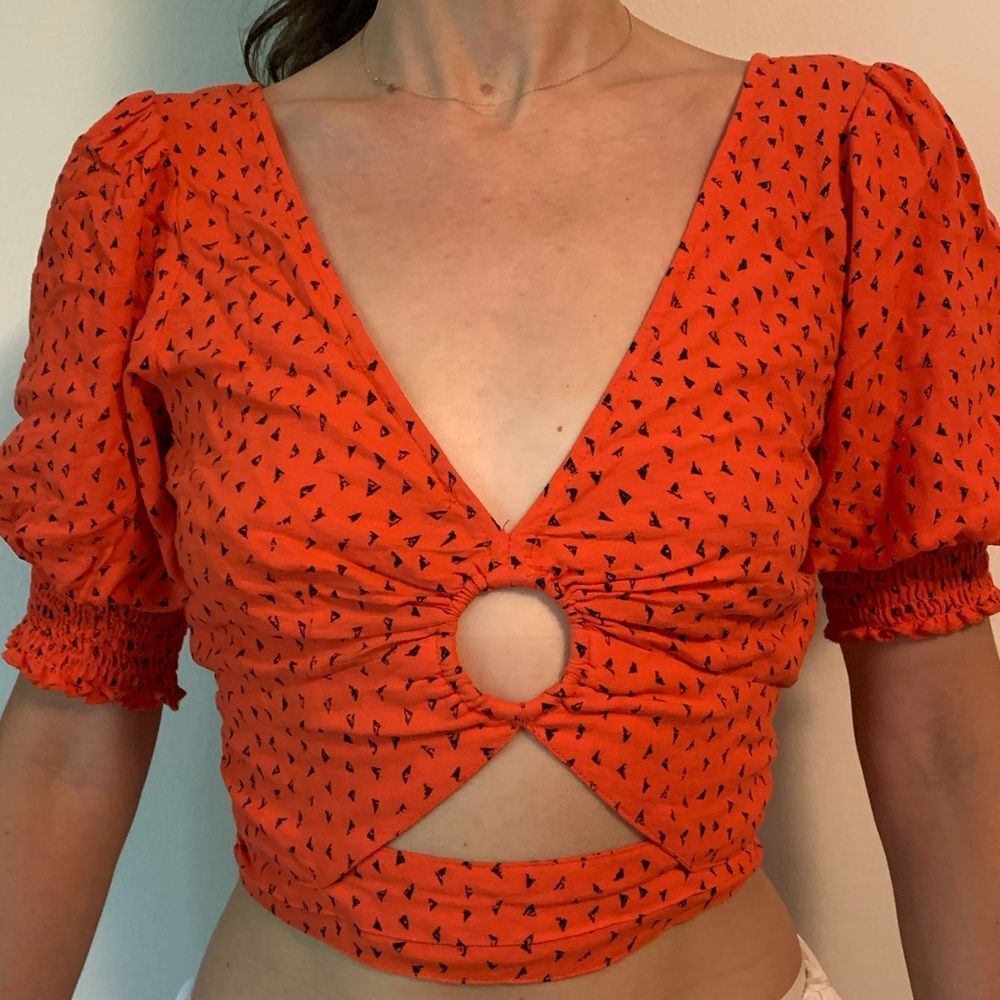 Urban Outfitters red/orange ruched sleeve top, great condition, very cute, S/P